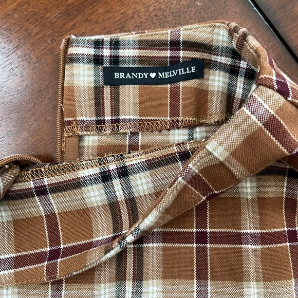 Brandy Melville plaid skirt! On Sz fits all. - Picture 4 of 5